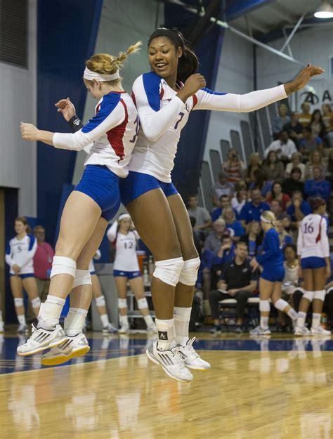 Aug 19, 2023 · Lawrence, Kan. 1:00 pm CT. Live Stats Tickets Explore Lawrence. The Official Athletic Site of the Kansas Jayhawks. The most comprehensive coverage of KU Volleyball on the web with highlights, scores, game summaries, schedule and rosters. Powered by WMT Digital. . 