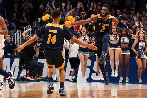 Updated Mar. 17, 2023 12:35 p.m. ET. share. One of the most fun things about betting on March Madness is that every single game matters — a lesson that was reinforced with resounding strength on .... 