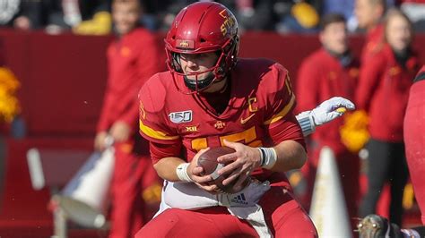Kansas vs iowa st. The Iowa State Cyclones (3-1) will try to spoil Kansas' (4-0) perfect season when the teams square off on Saturday afternoon. Kansas has won its first four games of the season, including a 35-27 ... 