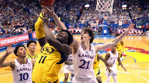 Kansas leads 66-34 against Missouri with 15:15 left in 2nd half. Kansas is shooting 4-for-6 from behind the arc so far in the second half, while Missouri is shooting just 3-for-8 from the field .... 