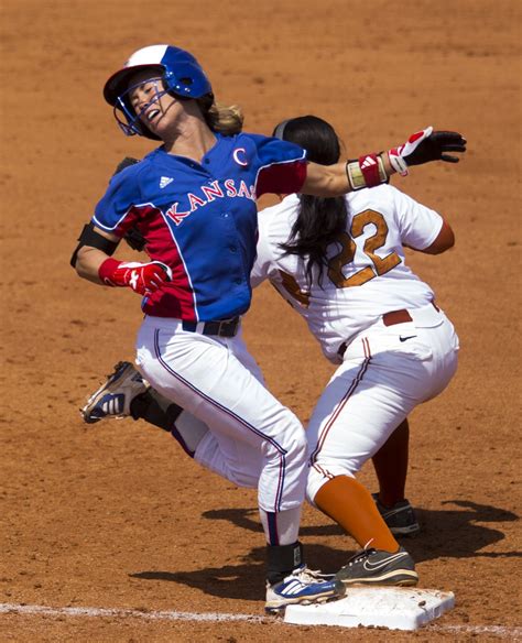 The official box score of Softball vs Kansas on 4/15/2023. Texas - Bottom of 4th; Play Description KAN TEX; Cimusz singled to left field (3-2 BFBSB).. 