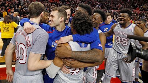 Mar 1, 2023 · LAWRENCE — Kansas men’s basketball’s 2022-23 regular season continued Tuesday with a Big 12 Conference game at home against Texas Tech. The No. 3 Jayhawks came in after a win at home against ... . 