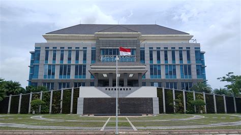 Kantor Perwakilan: Safety and Amenities: Key Considerations When Renting Lots With RV Hookups image 1