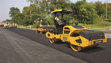 Contractor provides commercial and residential asphalt paving