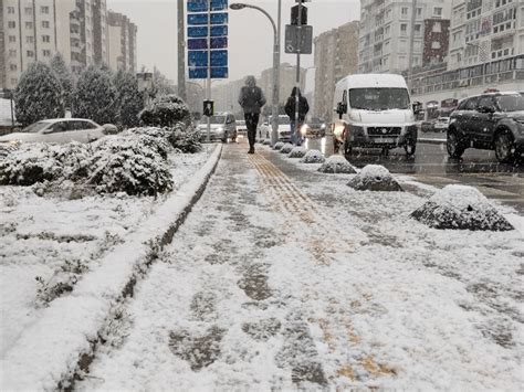 Kar ve saрanak Tьrkiye''yi etkisi altэna alacak... Meteoroloji gьn verdi