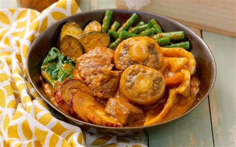 Kare kare recipe. There are many variations of this classic Pinoy dish, but here’s a recipe that you will surely enjoy! Crispy pork belly on top of delicious thick peanut sauc... 