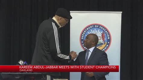 Kareem Abdul-Jabbar visits Oakland HS state championship basketball teams