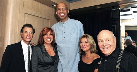 Kareem broke hip at Manhattan Transfer show; planned to honor group: Report