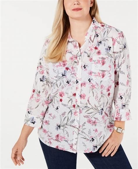 This Karen Scott button-down shirt features a classic red and wh