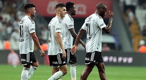 Kariyeri. Akbulut, ilk profesyonel maçına Beşiktaş formasıyla 20 Ocak 2016 tarihinde Türkiye Kupası'nda 2-0 yenildikleri Kardemir Karabükspor karşısında çıkarken, ilk 11'de forma giydi.