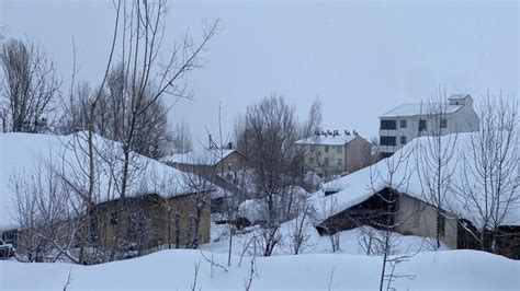 Karlıova’da kar kalınlığı yer yer 1 metreyi buldu