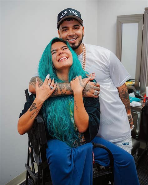 Karol G y Anuel AA Llegan Juntos En El Mismo Carro a Un …