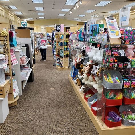 Hallmark’s store locations in Missouri are the ideal one-stop shop for all your birthday, holiday and everyday gift-giving and celebrations. We offer a wide selection of gifts for children and adults alike, including but not limited to home decor, chocolate and candy, jewelry, toys and stuffed animals—and we always have the perfect card for .... 