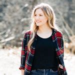 Katie Bates is a famous Reality Star, born on October 5, 2000 in United States. As of December 2022, Katie Bates’s net worth is $5 Million. She has stated that her favorite activity has been deer hunting.. 