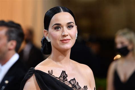 Katy Perry refuses to back down in fight over $15 million California mansion