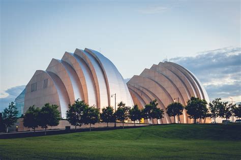 Kauffman center for the performing arts kansas city. The Straz Center for the Performing Arts is one of Tampa Bay’s premier cultural institutions. With a rich history that spans decades, this iconic venue offers a wide range of perfo... 