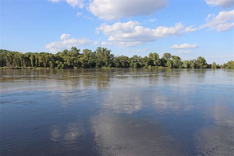 The Missouri River is a tremendous and underutilized resource flowing through the Kansas City Region. The river produces good numbers of catfish over 50 pounds, even in downtown Kansas City. True trophies travel the waters of the Missouri with the state record flathead catfish being caught near Riverside in 2015.. 