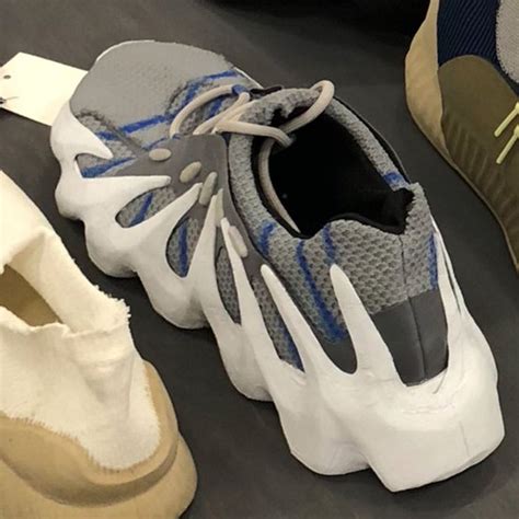 Kayne shoes. Mar 1, 2021 · This Yeezy QNTM BSKTBL is composed of a grey Primeknit upper with suede overlays and reflective detailing. A translucent sole, extended ankle collar, and reinforced heel cap completes the design. These sneakers released in Spring of 2020 and retailed for $250. 