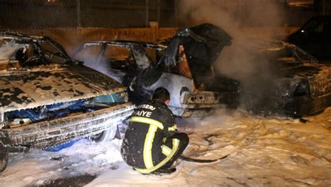 Kayseri'de park halindeki 3 araç yandı - Son Dakika Haberleri