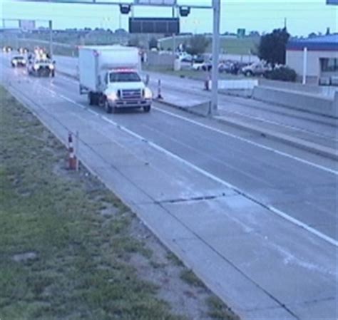 Kdot cameras i 70. KANSAS CITY, Mo. — The Kansas Department of Transportation (KDOT) is urging drivers to take action against the increasing amount of potholes around the Kansas City area. Recent weather patterns ... 