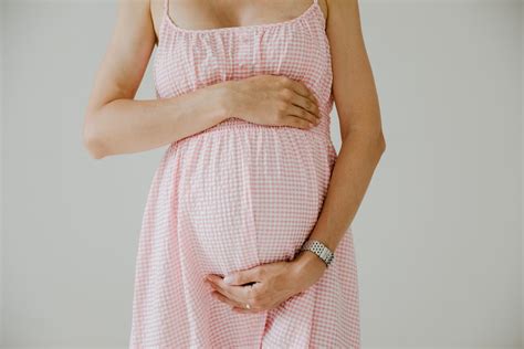 Kdy začne růst bříško v těhotenství?