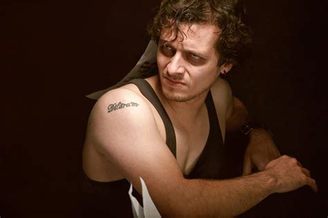 KeNaN DoGuLu // OLMAZ ..