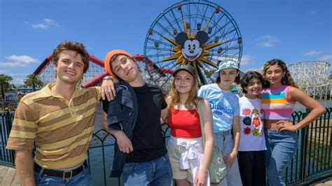 Kean Almryde &ndash; Gay Black Swans