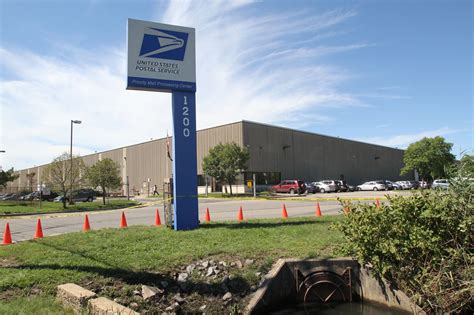 Kearny nj distribution center usps. Postal Locations Kearny Post Office 64 Midland Ave, Kearny, NJ 07032 Contact Numbers Phone: 201-991-5629 Fax: 650-577-4005 TTY: 877-889-2457 Toll-Free: 1-800-Ask-USPS® (275-8777) Retail Hours Monday 8:30am - 5:00pm Tuesday 8:30am - 5:00pm Wednesday 8:30am - 5:00pm Thursday 8:30am - 5:00pm Friday 8:30am - 5:00pm Saturday 8:30am - 1:00pm 