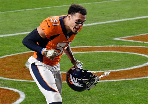 Keeler: This Denver woman prayed for a Christmas miracle. Broncos star Justin Simmons gave her one