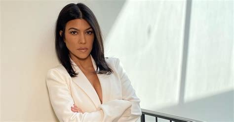 Keep it up kardashian. It's been 14 years that the Kardashian-Jenner family has taken over the E! network with their highly rated series Keeping Up with the Kardashians.The show gave the world insight into the lives of ... 