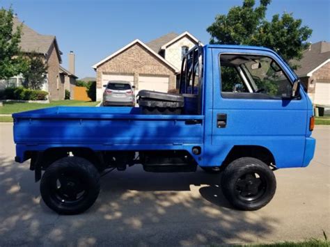 Kei truck for sale houston. The number of axles on a truck depends on the type of truck and can range from two to five axles, but If there are additional trailers attached to the truck, the number of axles may exceed five. The average four-wheel truck has two axles, w... 