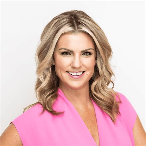 Here's a side to KCRA 3 anchor Kellie DeMarco that you've never seen. "Extreme Kellie" has gone scuba diving with sharks! Read on to learn more about her favorite NFL team, the crazy...