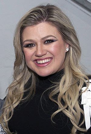 Kelly Clarkson Facts for Kids