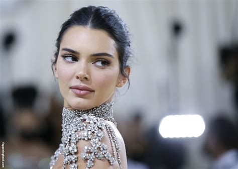 Say it, Kendall! Ahead, 11 times Kendall Jenner freed the nipple — and if ... Kendall's most iconic #FreeTheNipple moment was the time she went braless while wearing a nude crocheted jumpsuit ...