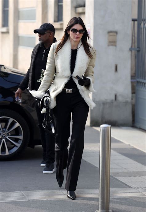 Kendall Jenner’s Sophisticated Off-Duty Style Includes a Fur-Trim …