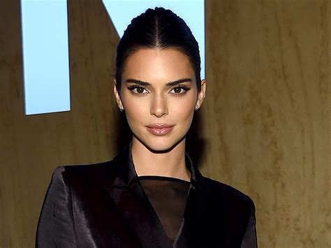 Kendall jenner nude pic. Kendall Jenner ‘s nude pics have hit the internet. What were originally meant to be published in photographer Russell James ‘ upcoming book Angels, leaked photos of the butt naked supermodel ... 
