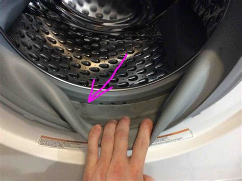 Nov 12, 2014 · Open the door to your washing machine an