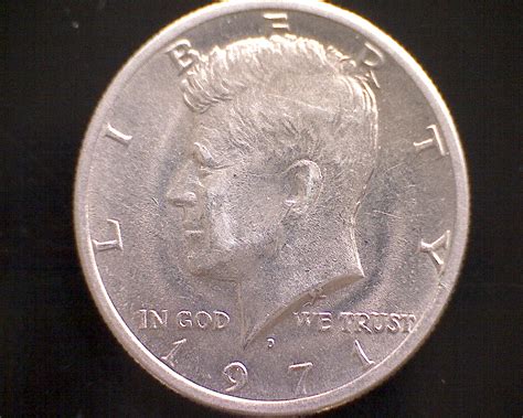 Kennedy 1 2 dollar value. Currently, a circulated 1964-D Kennedy half-dollar costs between $6 and $11.50. But in uncirculated conditions, the value of these pieces can range from $55 to $23,500. In 2016, a 1964-D half-dollar graded by PCGS at MS68 sold for $22,325 at Legend Rare Coin Auctions. 