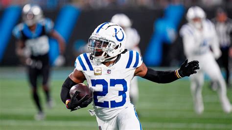 Kenny Moore’s two pick-6s help Colts snap 3-game skid with 27-13 victory over Panthers