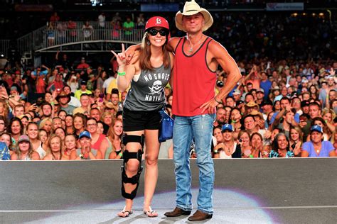 Kenny chesney and mary nolan. The country music artist is believed to be dating Mary Nolan. The couple reportedly began dating in 2012 after they met at one of his concerts. Even though Kenny Chesney and Mary Nolan have been together for over a decade, the couple has stayed away from the spotlight, with scanty details available about their relationship. 