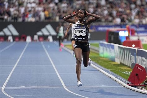 Kenya rewards runner Kipyegon with $35,000 and house for breaking 2 world records