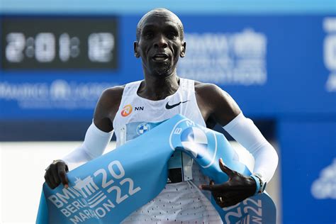 Kenyan Eliud Kipchoge the favorite in his Boston Marathon debut