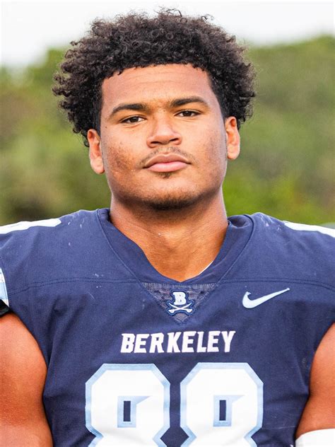Five-star EDGE Keon Keeley – Notre Dame commit. Of the prospects on this list, five-star Tampa (Fla.) Berkeley EDGE Keon Keeley is the only one currently committed elsewhere. The 6-foot-6, 245-pounder committed to Notre Dame last summer, but has been on a handful of visits to other schools since then, including a trip to Alabama the final .... 