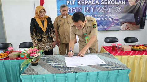 Pendidikan halaman mewarnai matematika untuk anak