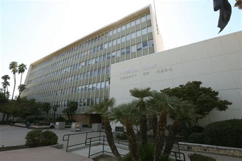 The Kern County Superior Court in Bakersfield, CA serves as