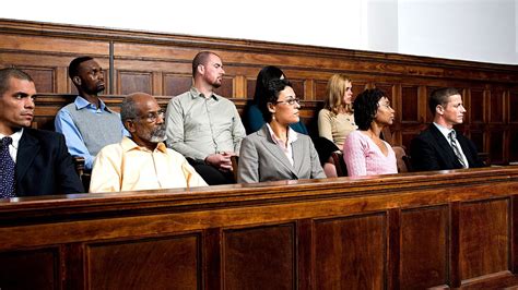  Jurors can also qualify to receive mileage reimbursement for travel related to their jury duty service. Notes: Federal Employees are entitled to travel reimbursement. California pays jurors $15 per day, in addition to $0.34 per mile for travel (one way). Federal employees are entitled to transport reimbursement only. . 