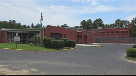 Kershaw county detention center photos. The Kershaw County Detention Center is located at 101 Bramblewood Plantation Road, Camden, SC, 29720. The facility is a minimum security jail with a capacity of around 89 inmates. ... Substantial Photo ID is required. Visits are between 9AM and 3PM Saturdays and Sundays. Visiting Hours. Monday: 7:30 AM to 9:00 PM Tuesday: 7:30 … 
