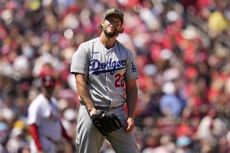 Kershaw set to start Saturday for Dodgers after coming off bereavement list