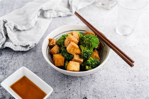 Keto Vegan Crispy Tofu and Broccoli Stir Fry Carb Manager