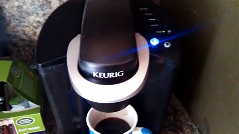 Keurig blinking lights. Cuisinart Coffee Maker Clean Light Will Not Stop Blinking. If your coffee machine keeps blinking, it means that it has accumulated calcium and requires thorough cleaning. Failure to clean the coffee maker might interfere with the taste of your coffee. ... Keurig Needle Maintenance: 3 Easy Ways to Clean a Keurig Needle. Load more. 0:00 ... 